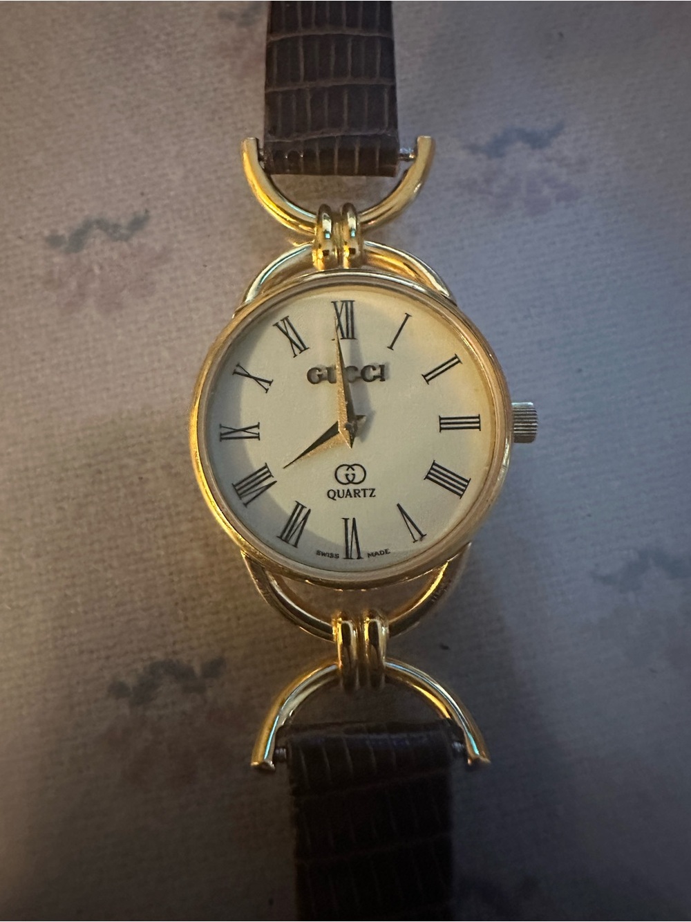 Gucci 6200L Gold and White Dial Watch with Burgundy Strap VINTAGE